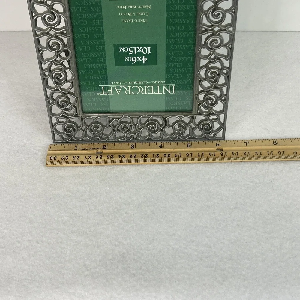 Intercraft Decorative Silvertone Floral Metal Cutout frame 4x6 With Glass